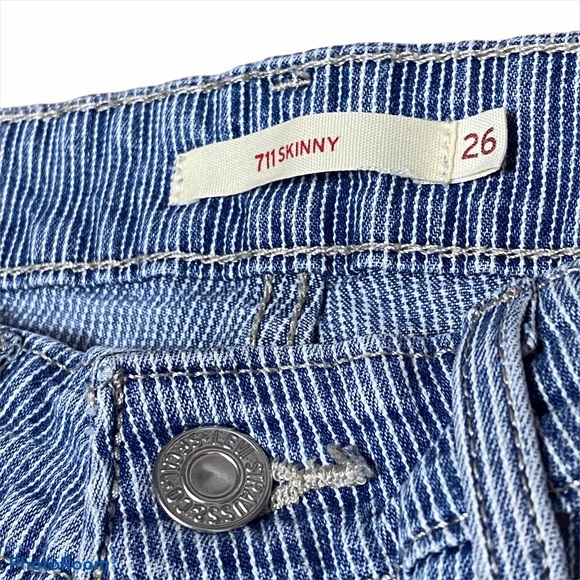 Levi’s 711 Skinny Jeans with Stripes - Picture 4 of 9